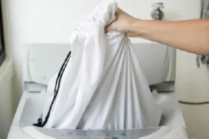 Cách phân loại quần áo chuẩn trước khi giặt