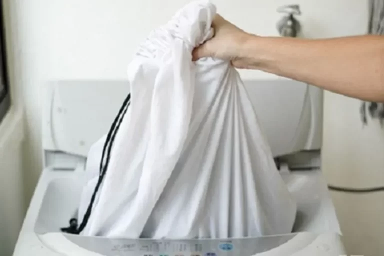 Cách phân loại quần áo chuẩn trước khi giặt