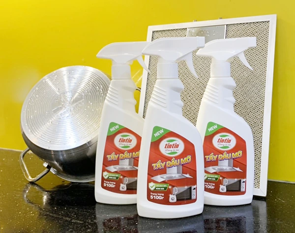 Cách làm sạch dầu mỡ bám lâu ngày trong bếp