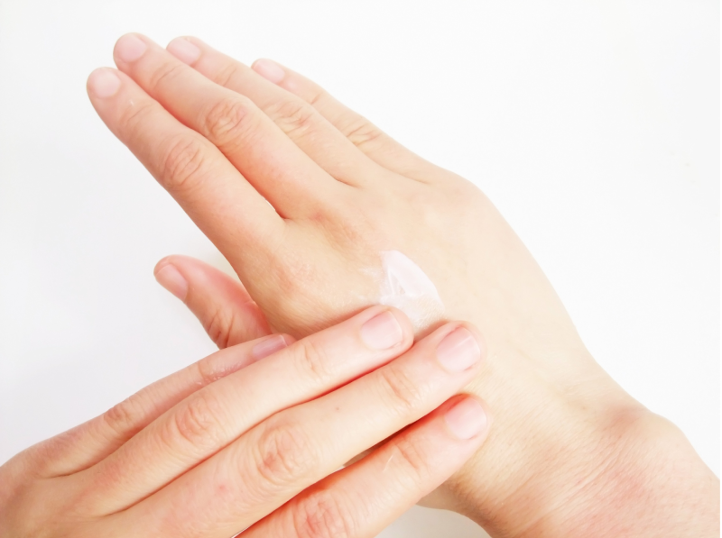 Cách dưỡng da tay vào mùa đông không bị khô ráp